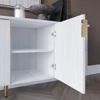 Buffet moderne et luxueux aux lignes épurées avec 4 tiroirs et 2 placards, pieds dorés