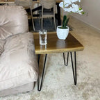 Table d'appoint en teck massif à bord brut – Table de chevet en bois naturel avec pieds en fer